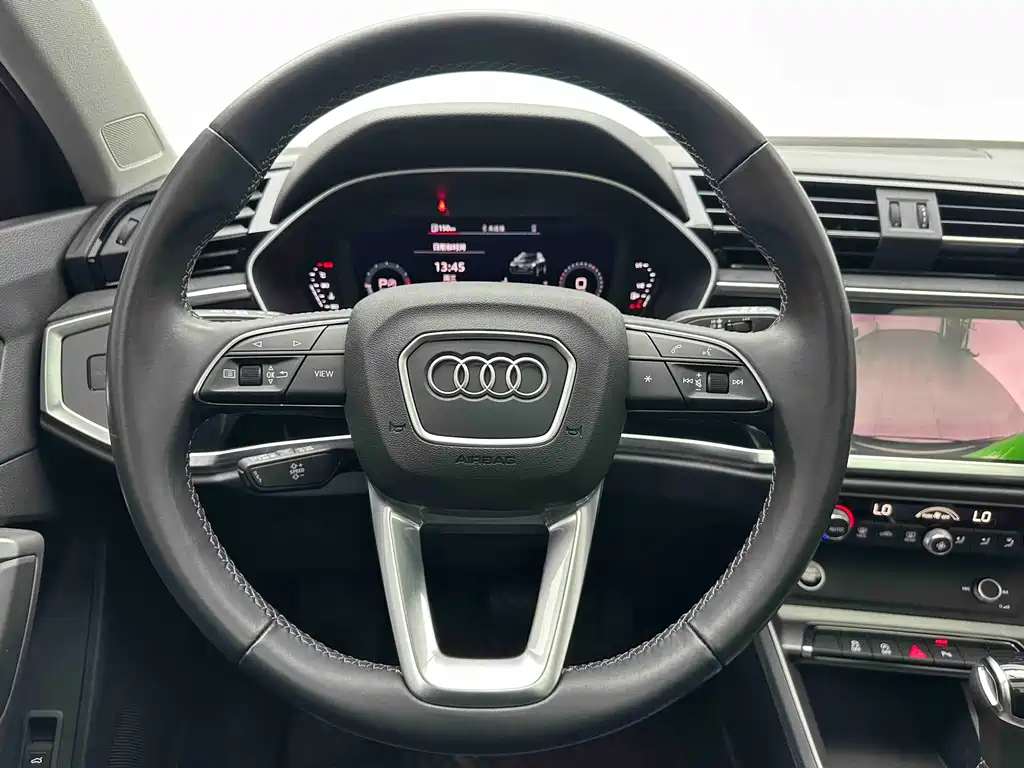 Audi Q3 2022 — фото 16