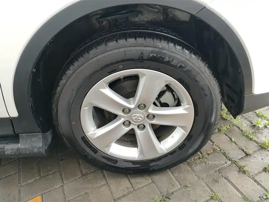 Toyota RAV4 2014