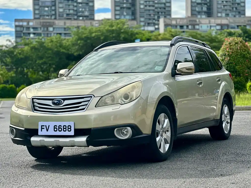 Subaru Outback 2010 — фото 1