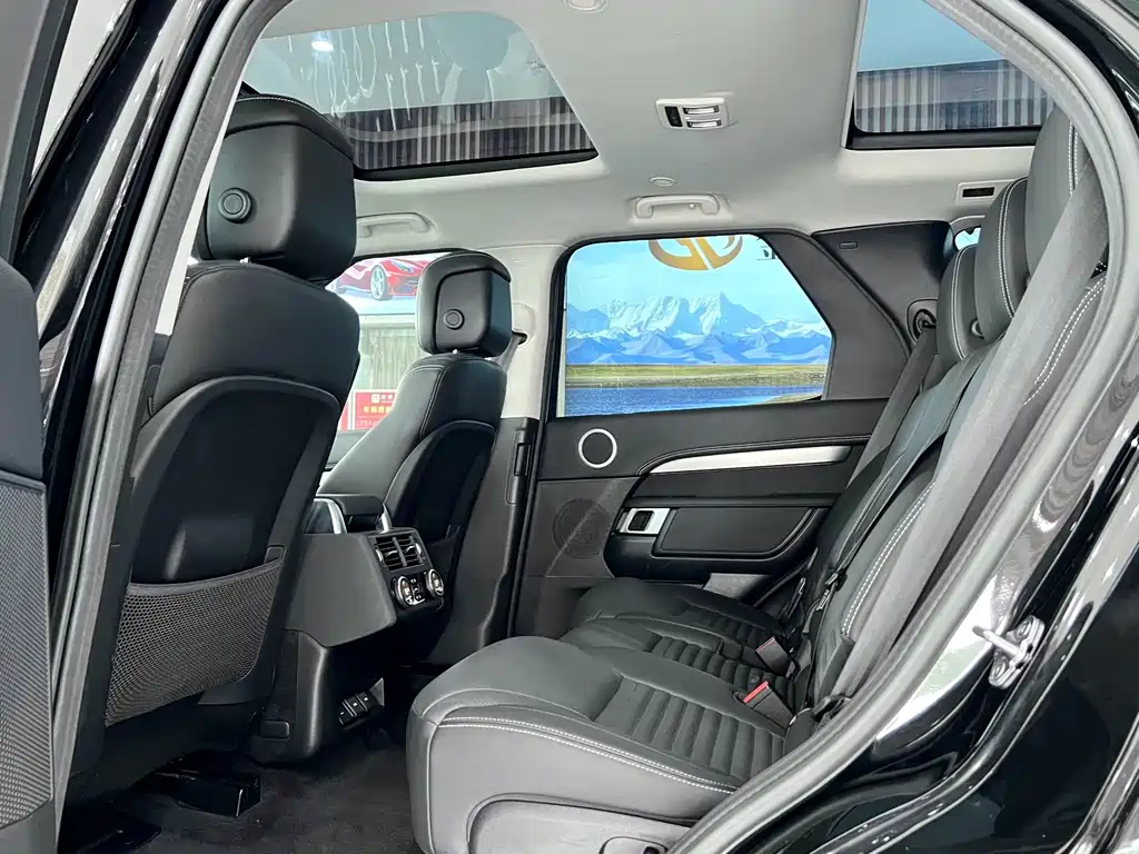 Land Rover Discovery 2023 — фото 10