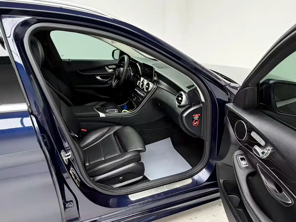 Mercedes-Benz C-Class 2020 — фото 12