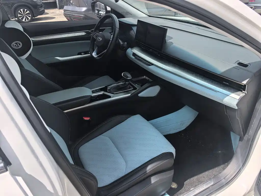 Geely Emgrand L 2022 — фото 10