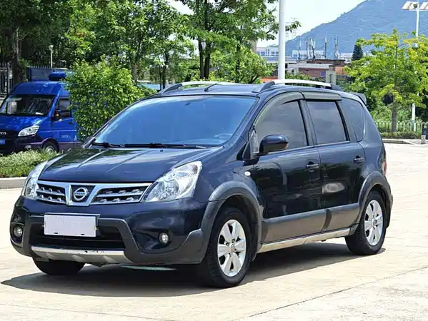 Nissan Livina 2010