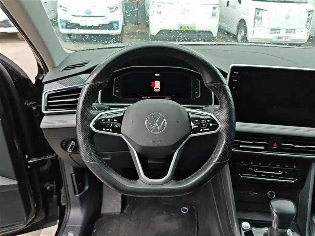 Volkswagen Tiguan L PHEV 2023 — фото 11