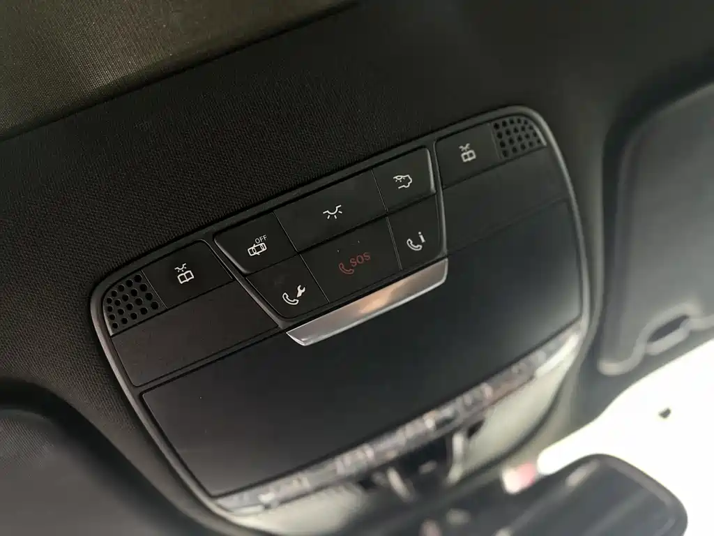Mercedes-Benz GLC 2018 — фото 15
