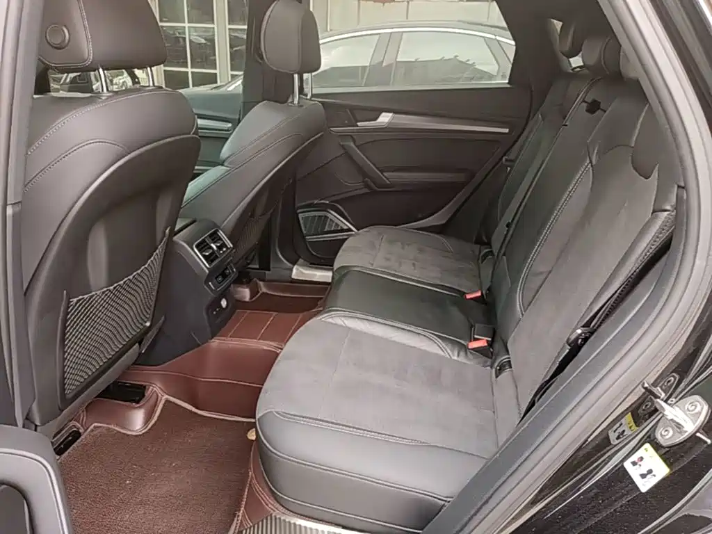Audi Q5L Sportback 2021 — фото 17