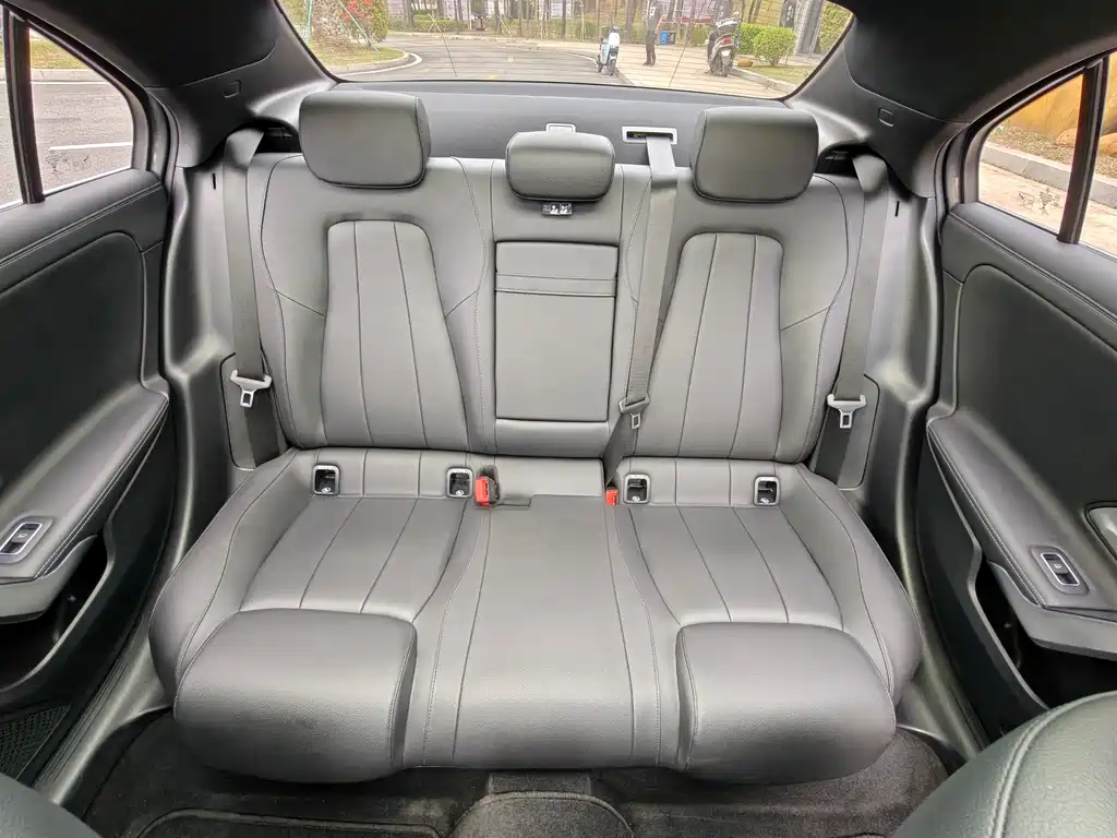 Mercedes-Benz A-Class 2022 — фото 13