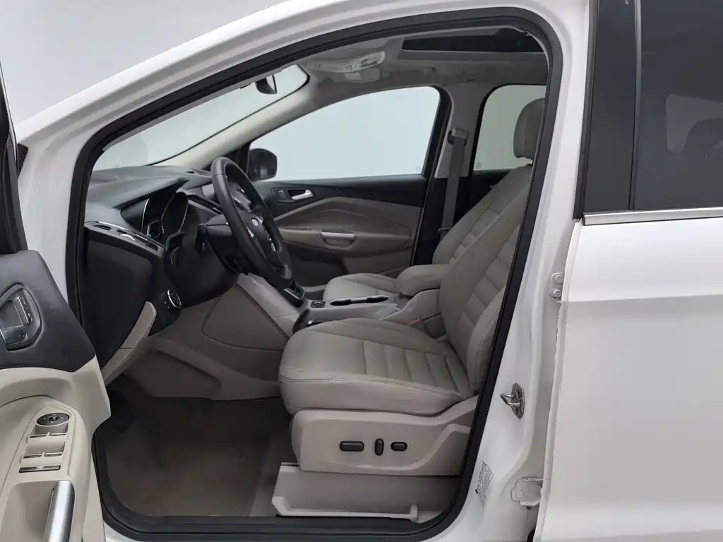 Ford Kuga 2014 — фото 10