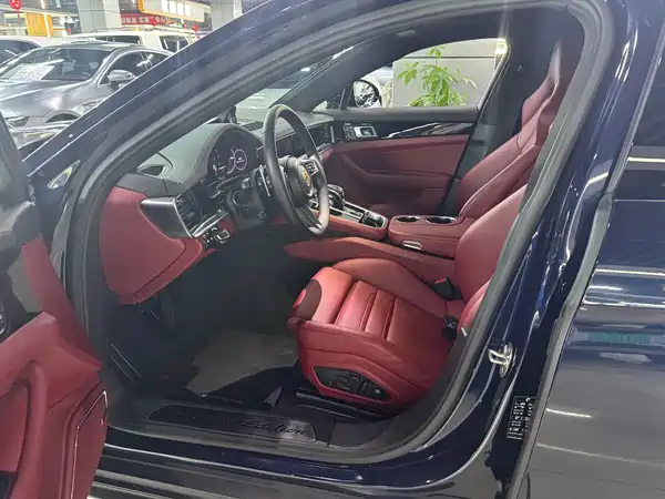 Porsche Panamera 2023