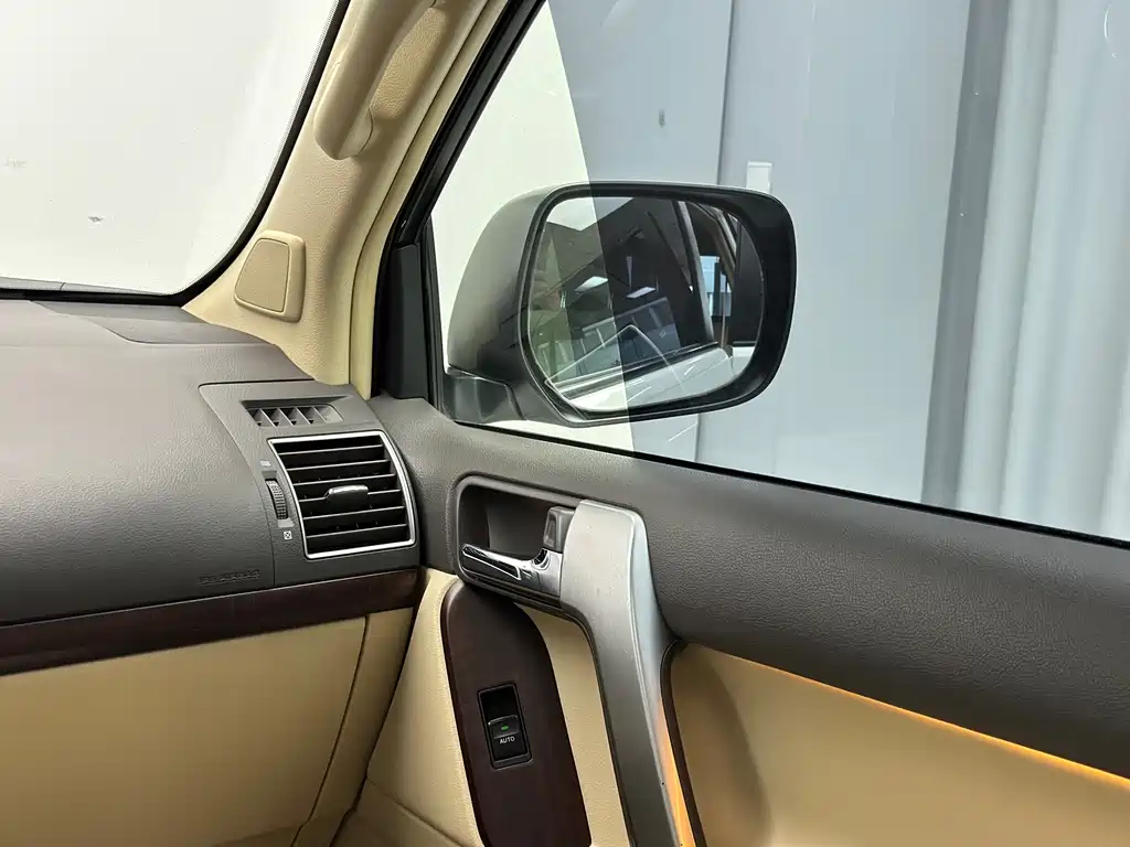 Toyota Prado 2016 — фото 35