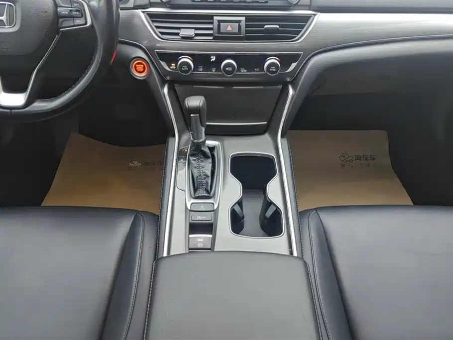 Honda Accord 2020 — фото 16