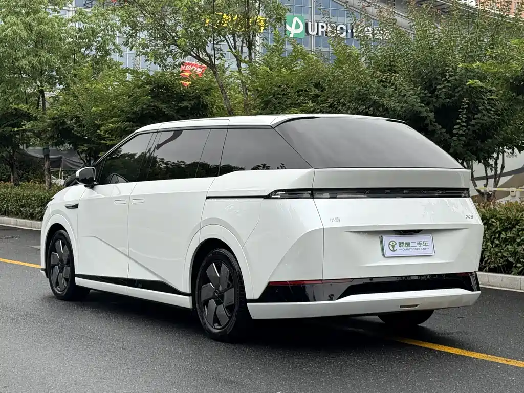 XPeng X9 2024