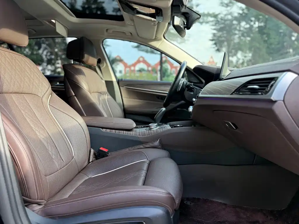BMW 5 Series 2022 — фото 13