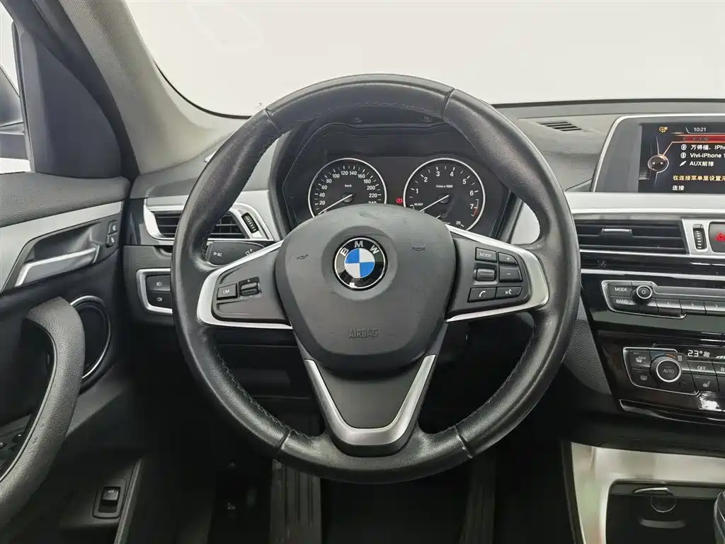 BMW X1 2016 — фото 11