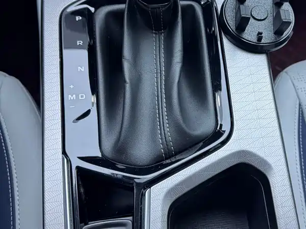 Geely Emgrand 2022