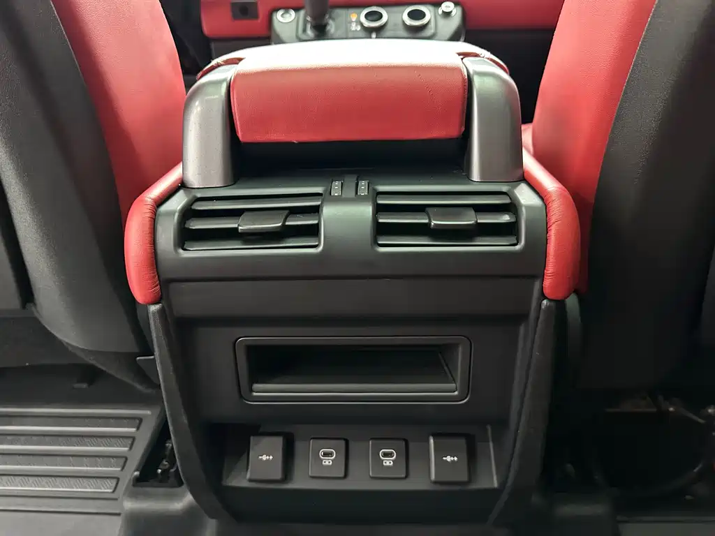 Land Rover Defender 2022 — фото 14