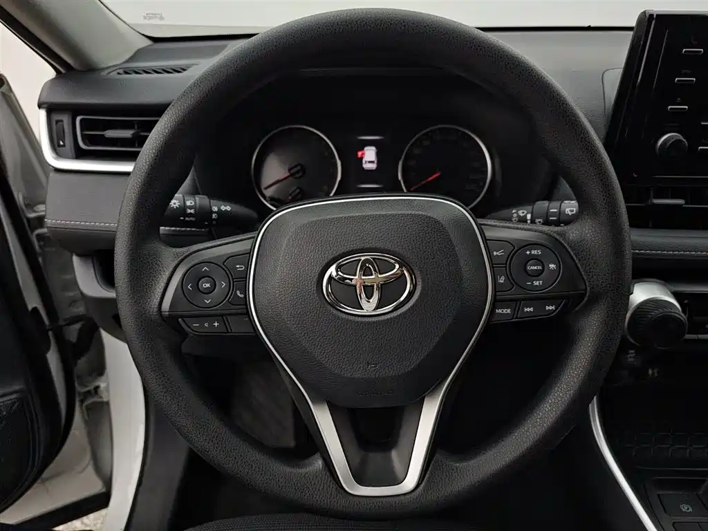 Toyota RAV4 2020 — фото 8