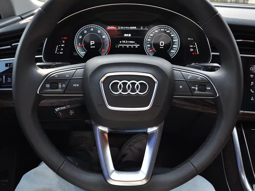 Audi Q7 2021 — фото 15