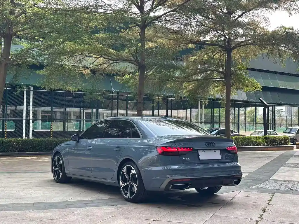 Audi A4L 2022 — фото 19