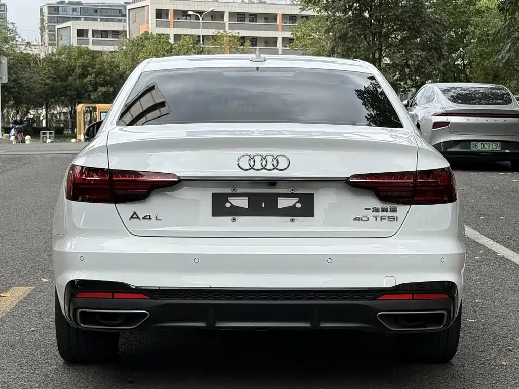 Audi A4L 2022 — фото 17