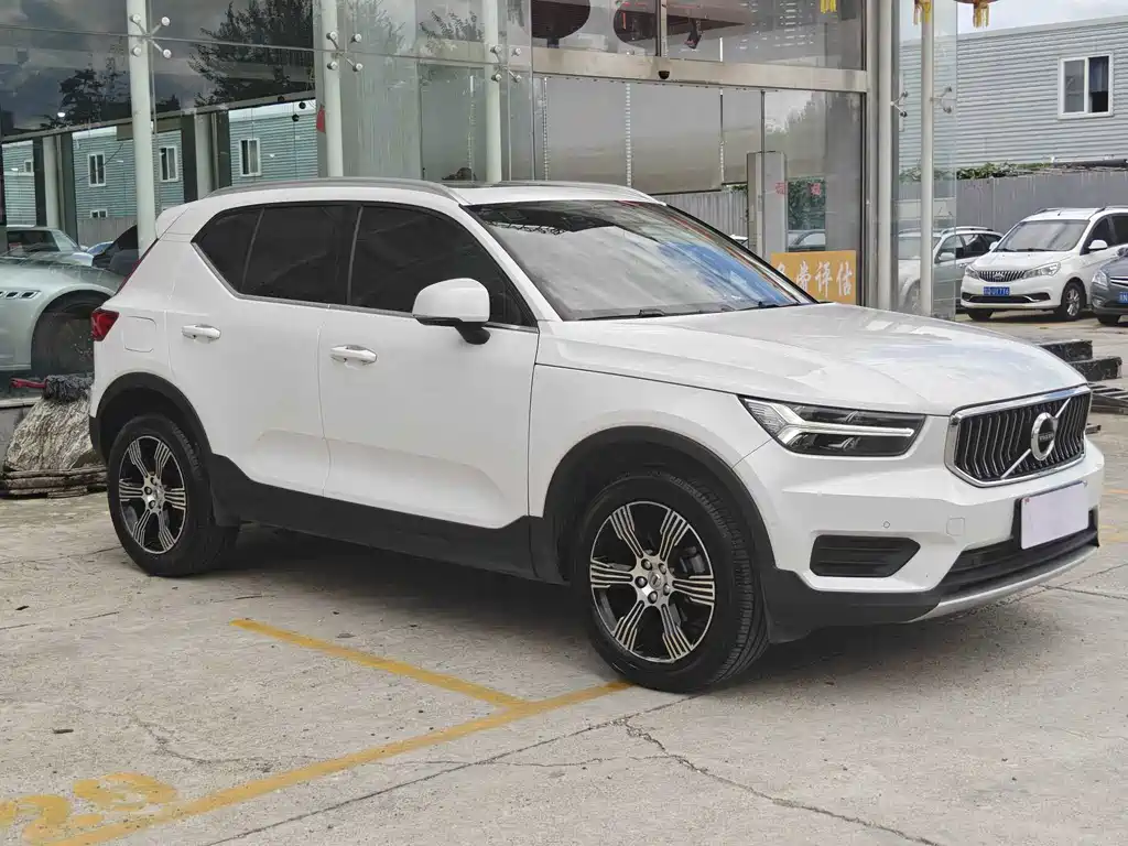 Volvo XC40 2019 — фото 3
