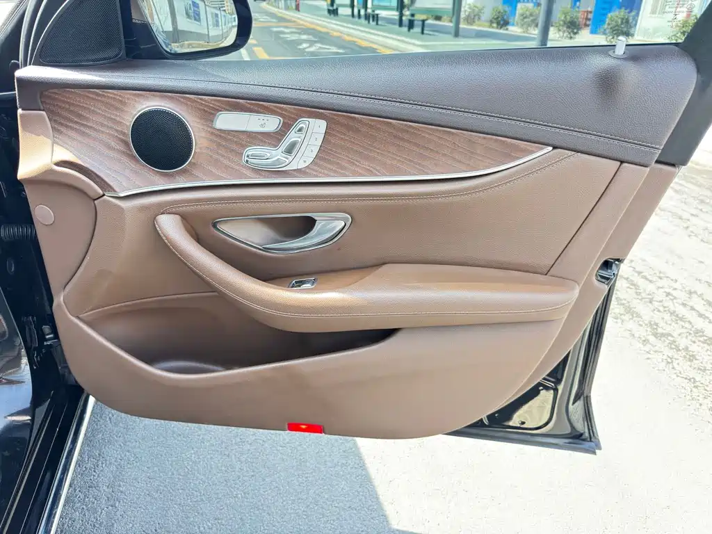 Mercedes-Benz E-Class 2019 — фото 14