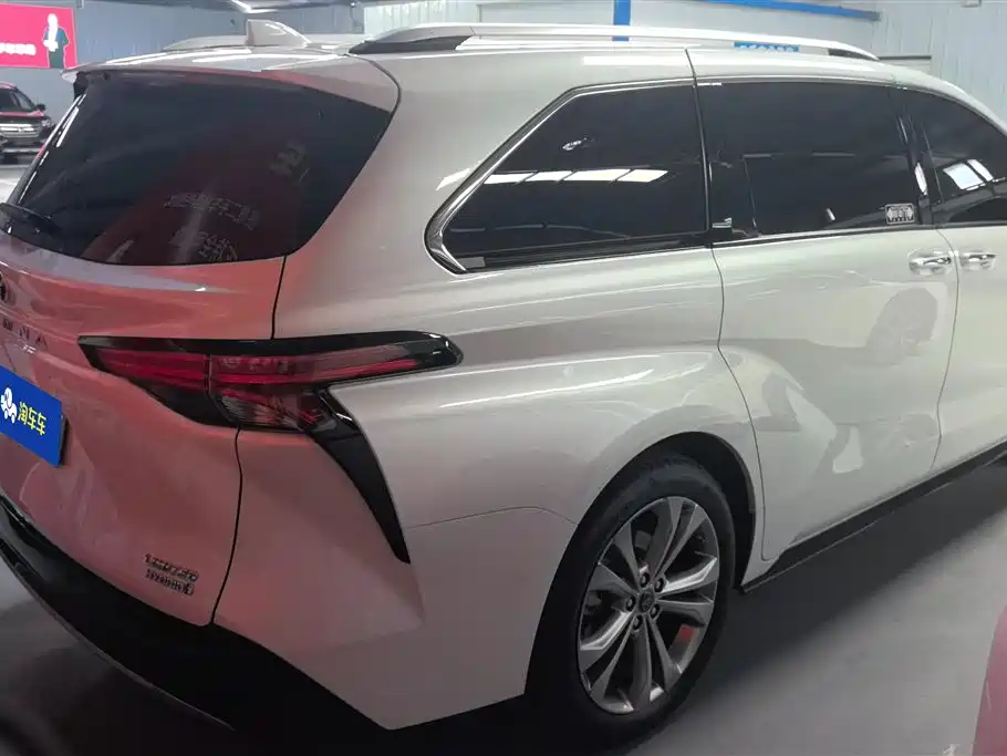 Toyota Sienna 2023
