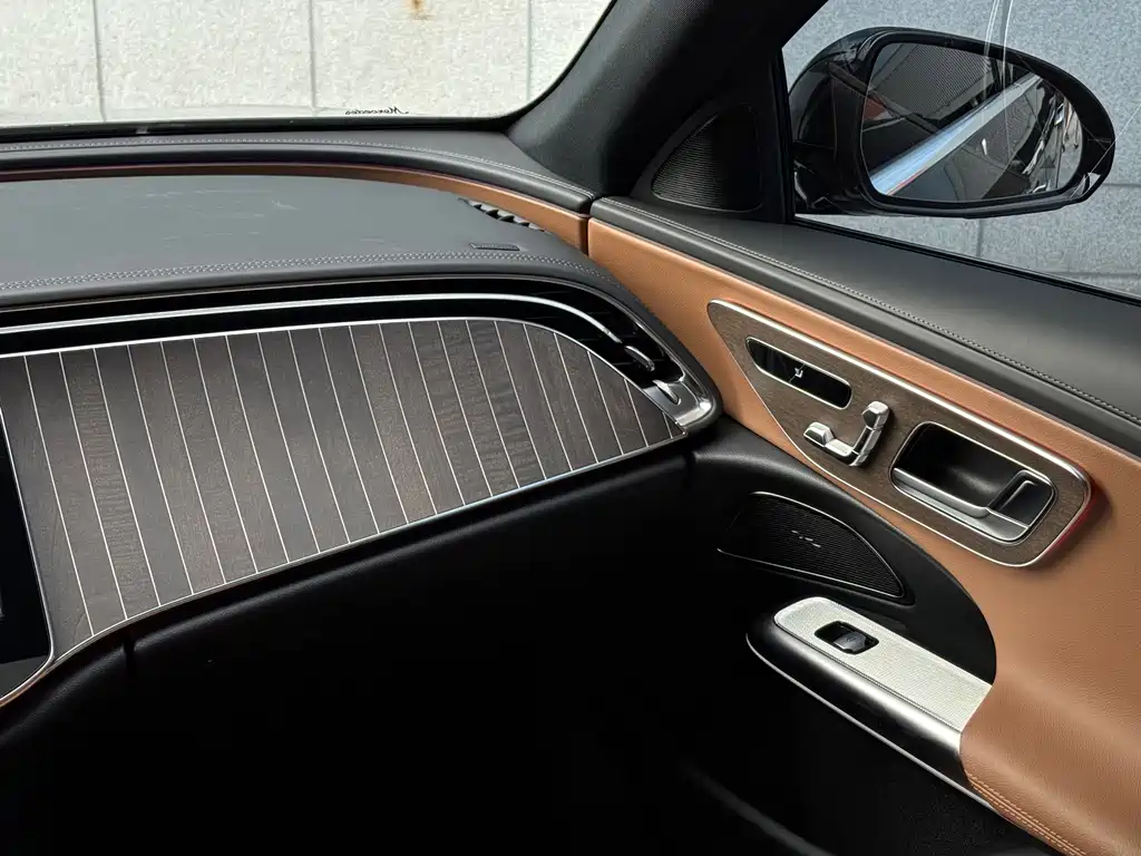 Mercedes-Benz E-Class 2024 — фото 17