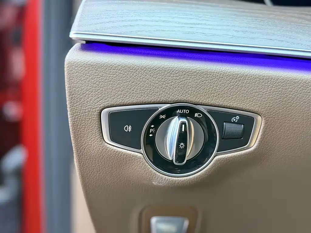 Mercedes-Benz E-Class 2017 — фото 10