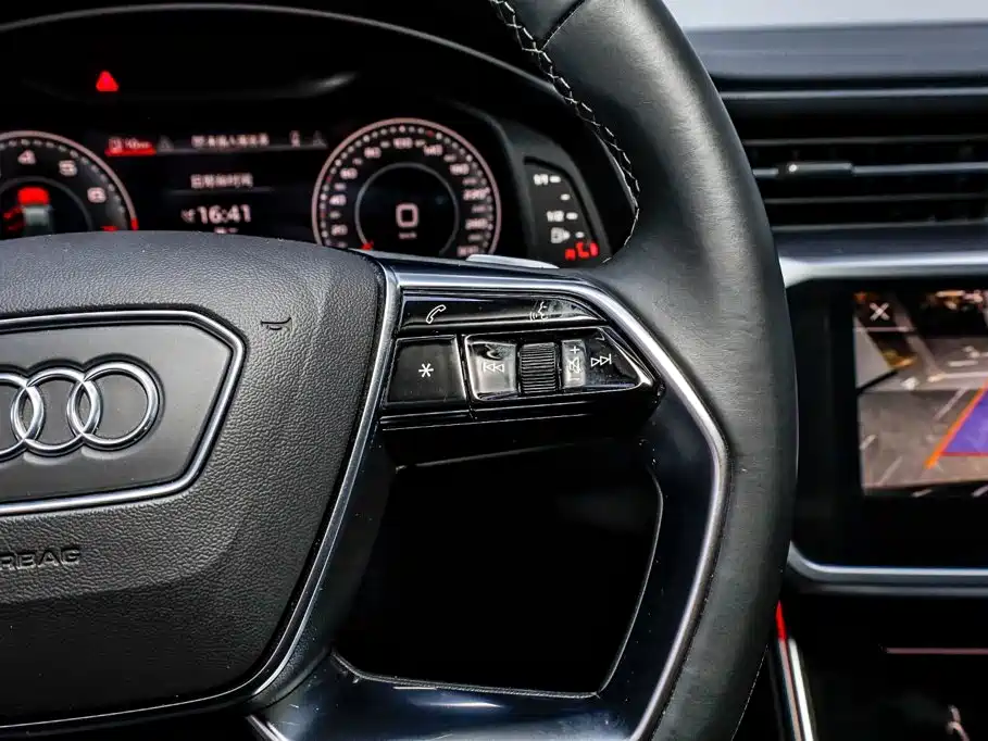 Audi A7L 2024 — фото 16