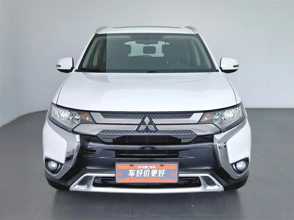 Mitsubishi Outlander 2019 — фото 3