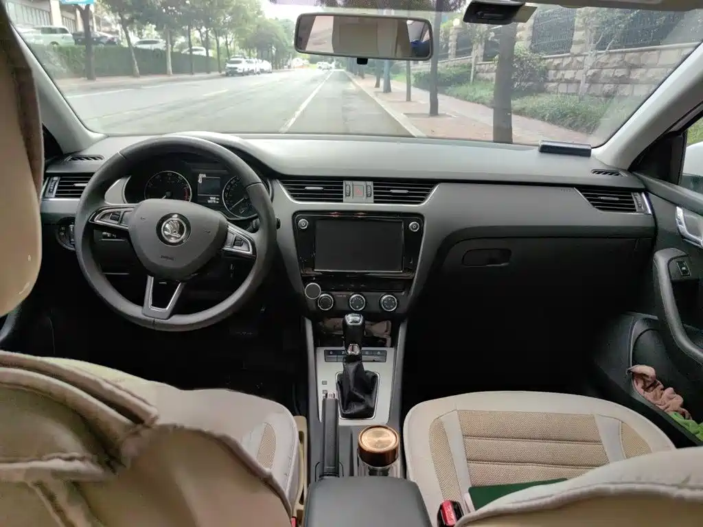 Skoda Octavia 2019 — фото 13