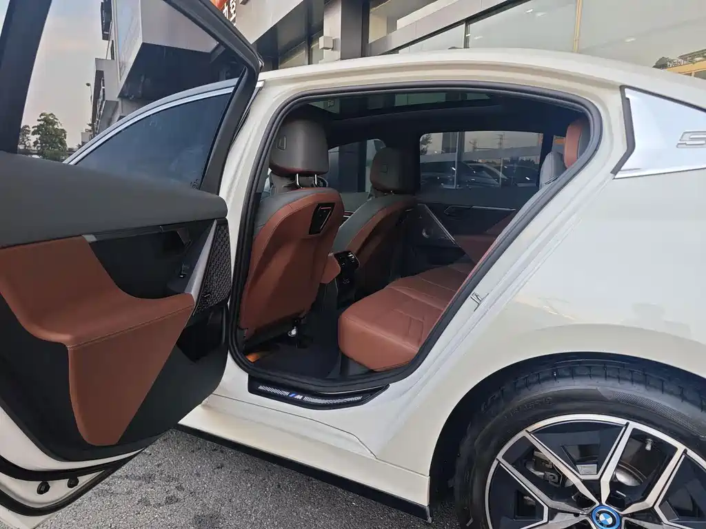 BMW i5 2024 — фото 22