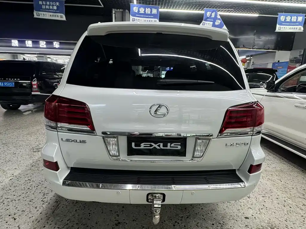 Lexus LX 2012 — фото 8