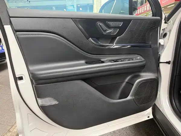 Lincoln Corsair 2021