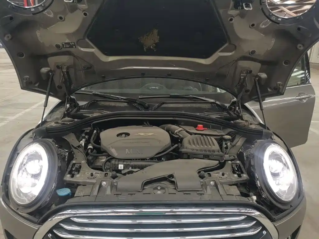 MINI Clubman 2018 — фото 20