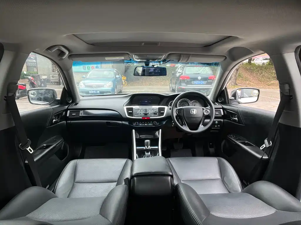 Honda Accord 2017 — фото 15
