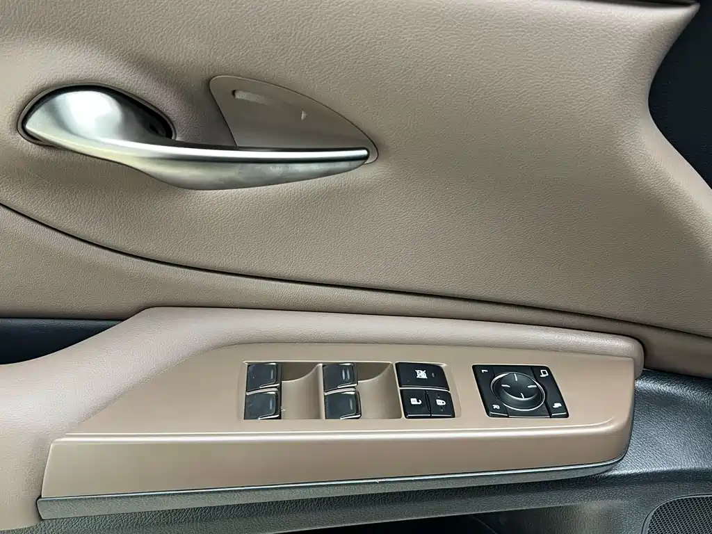 Lexus ES 2025 — фото 19