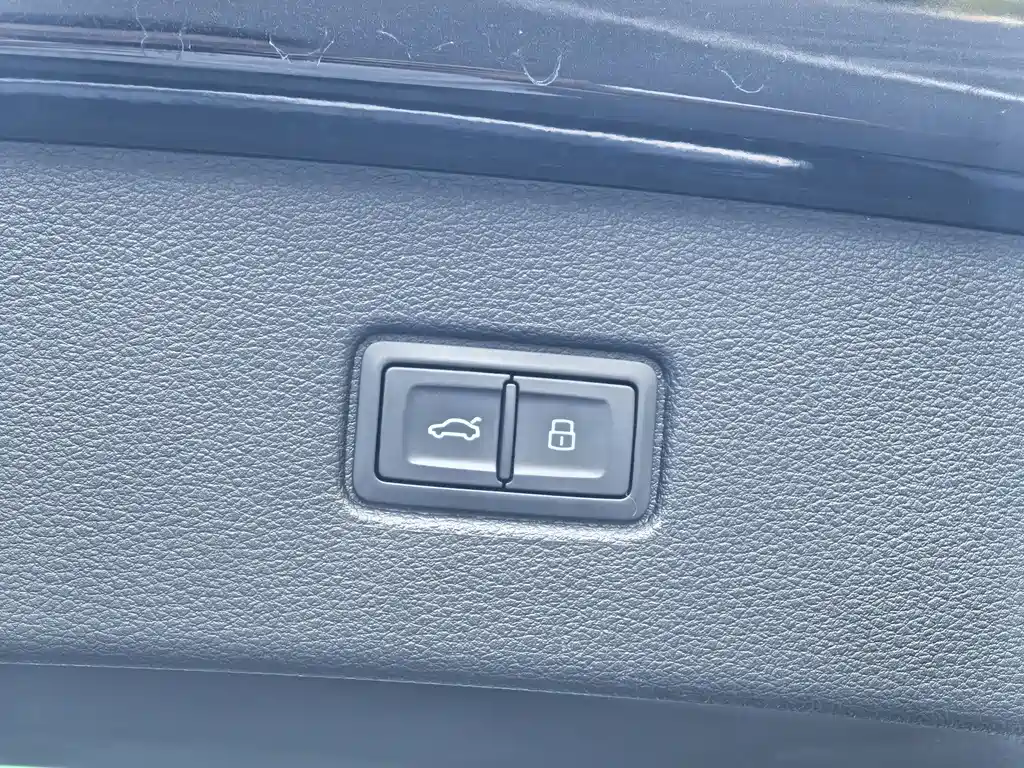 Audi Q7 2020 — фото 20