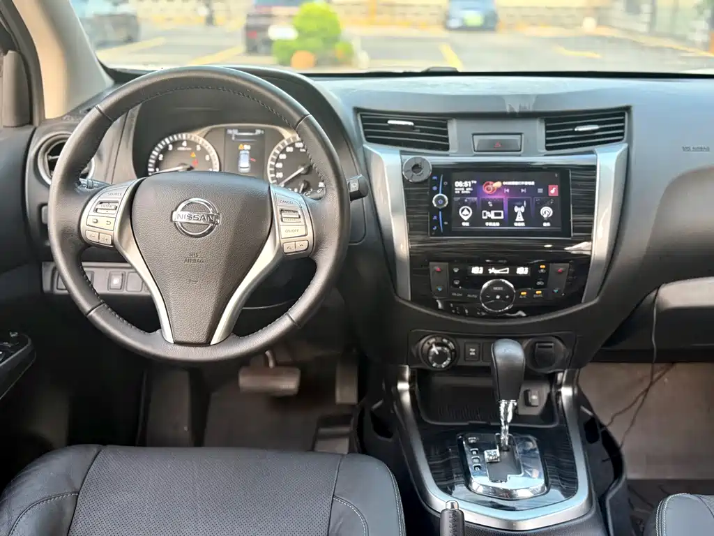 Nissan Terra 2018 — фото 18