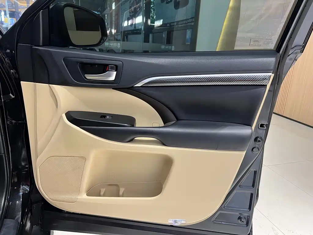 Toyota Highlander 2020 — фото 10
