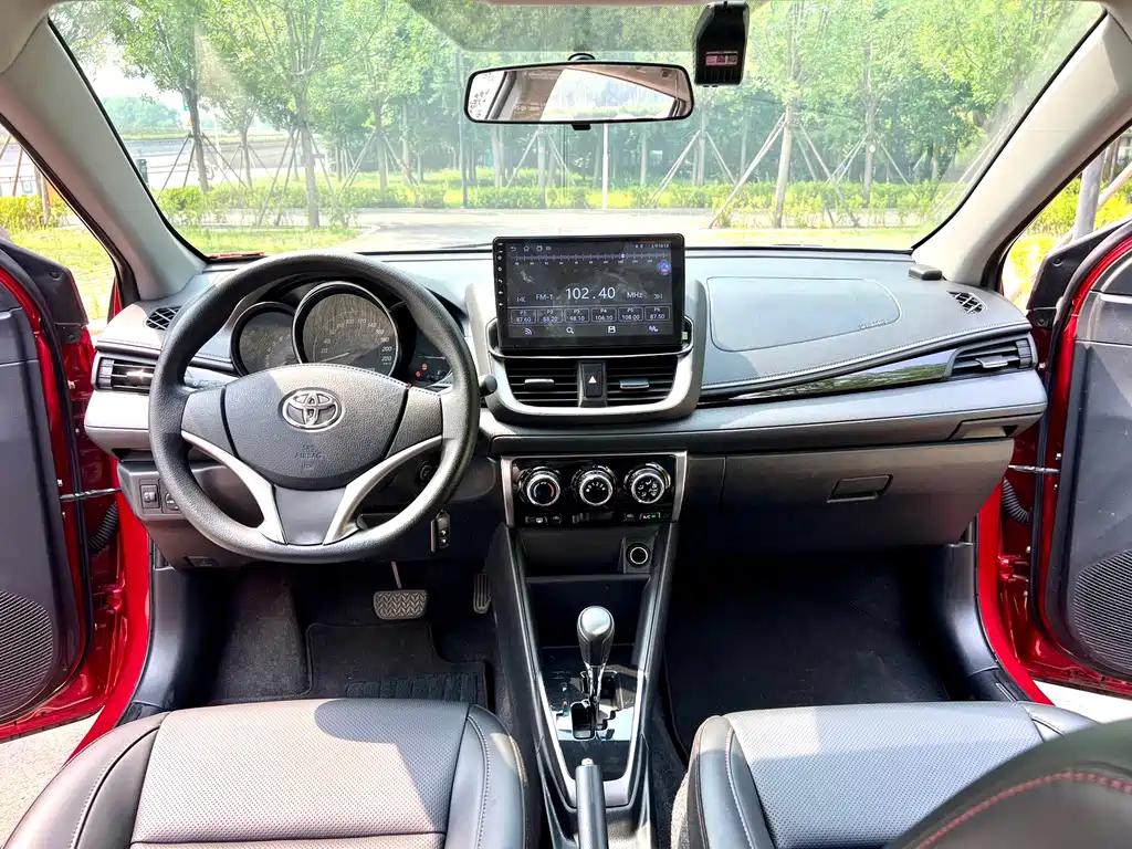 Toyota Yaris L 2021 — фото 9