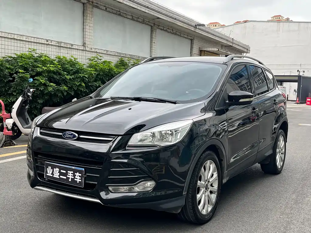 Ford Kuga 2014 — фото 1