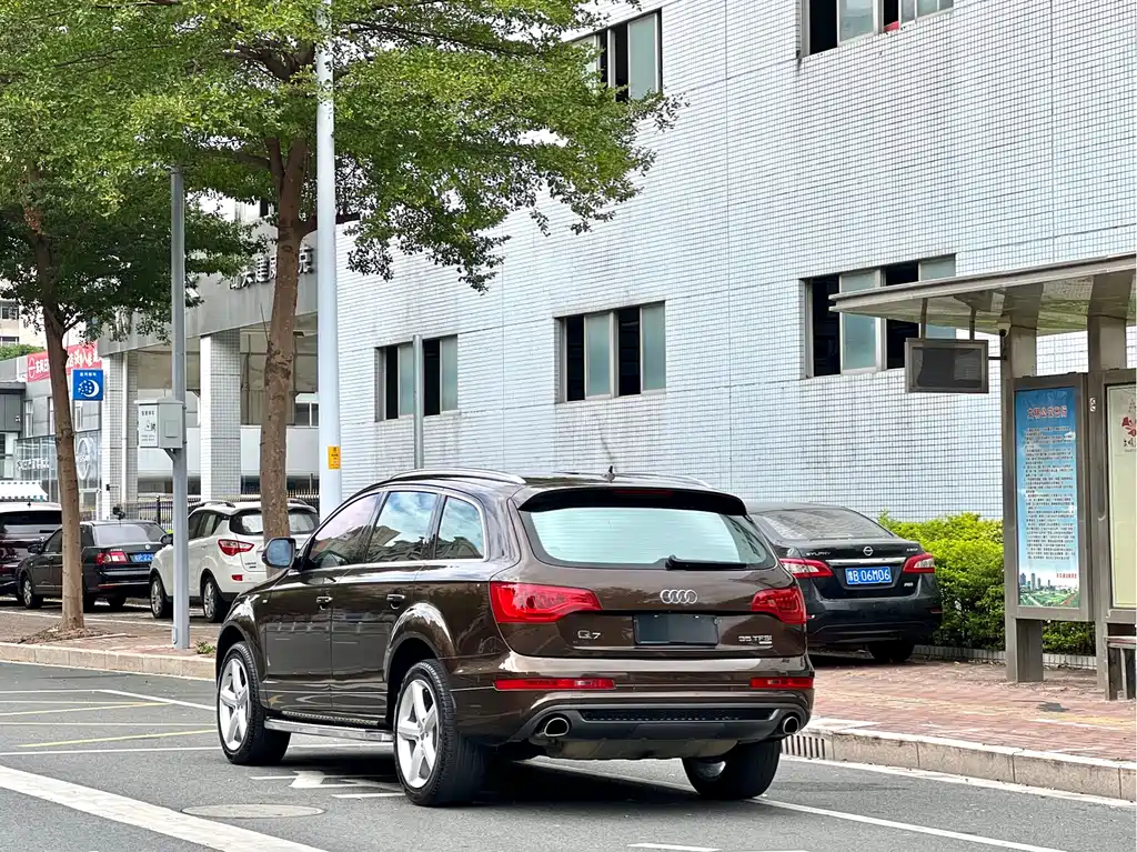 Audi Q7 2015 — фото 10