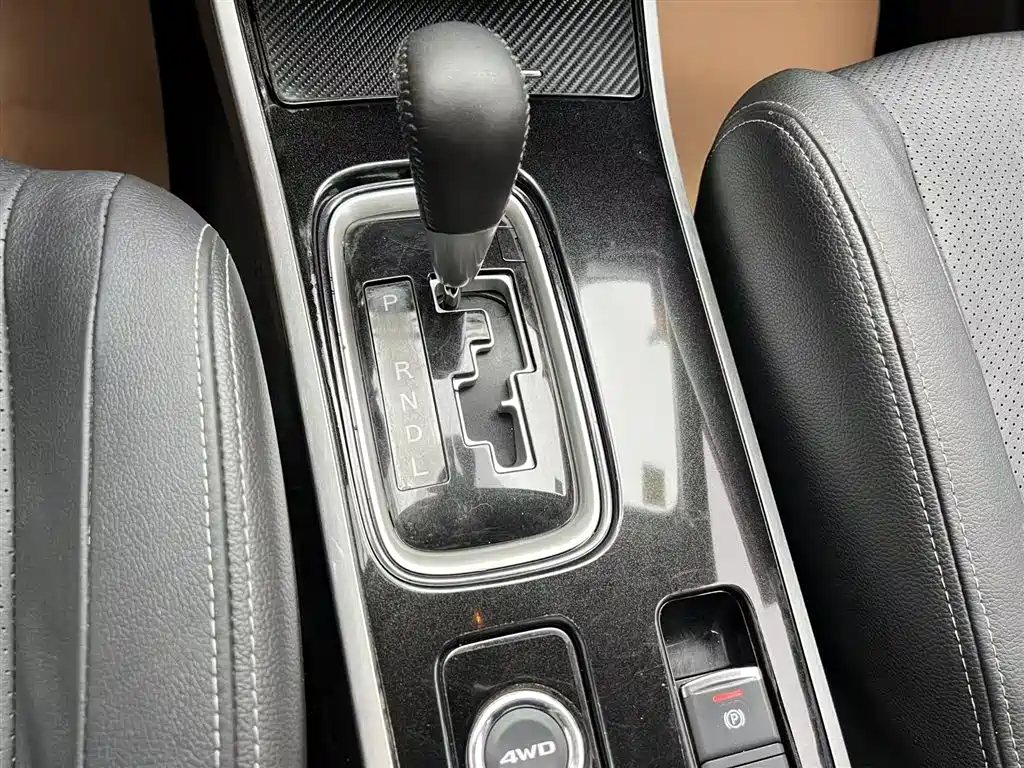 Mitsubishi Outlander 2018 — фото 14