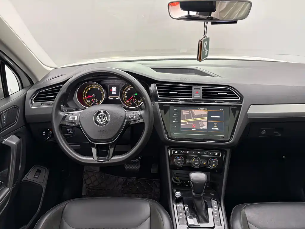 Volkswagen Tiguan L 2020 — фото 12