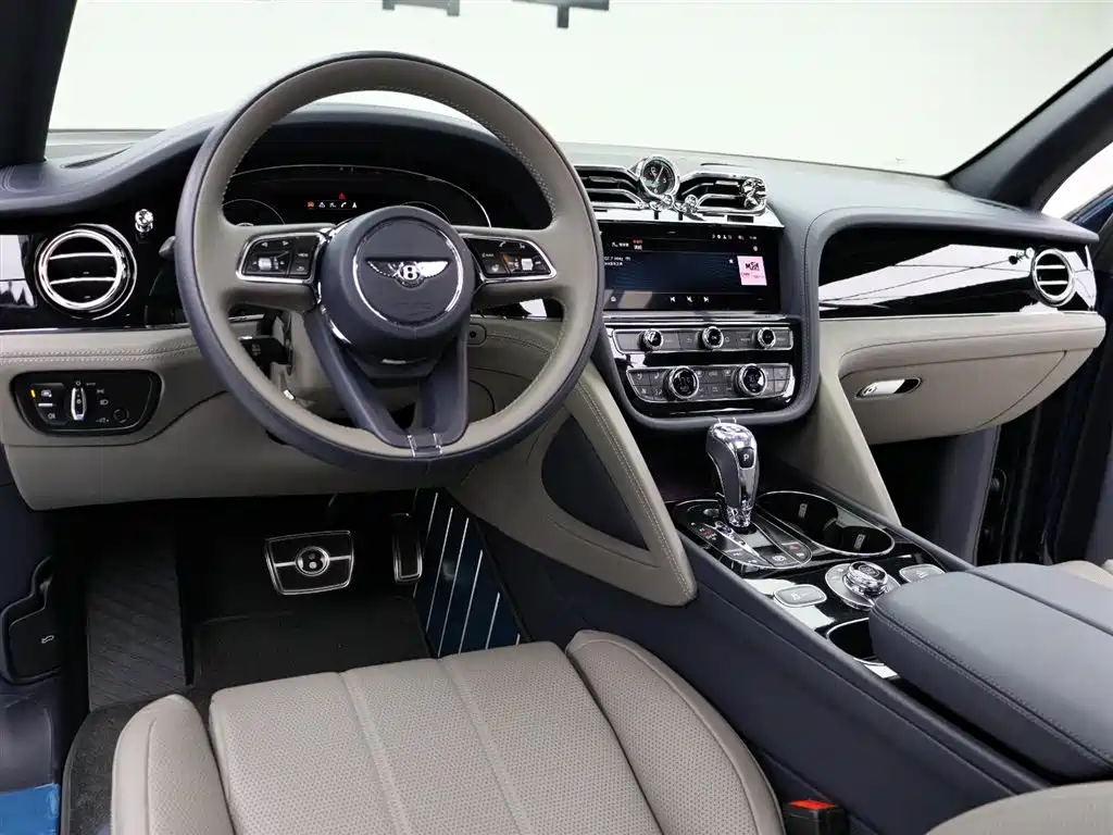 Bentley Bentayga 2022 — фото 10