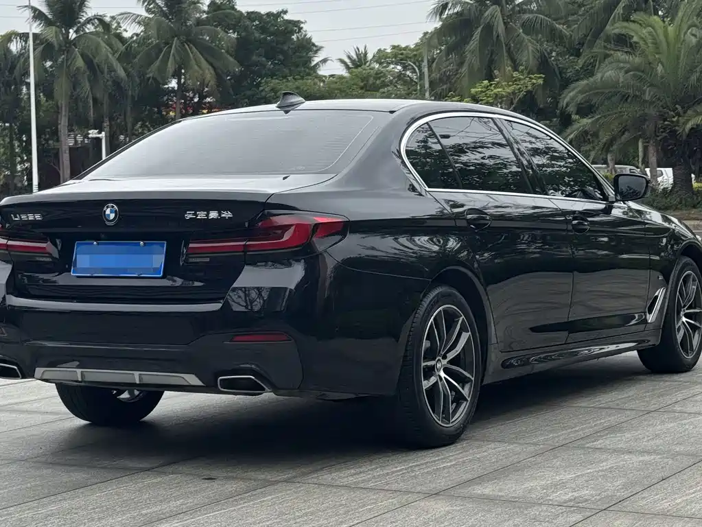 BMW 5 Series 2022