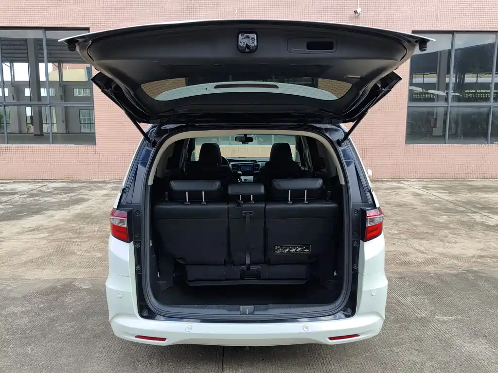 Honda Odyssey 2015 — фото 24