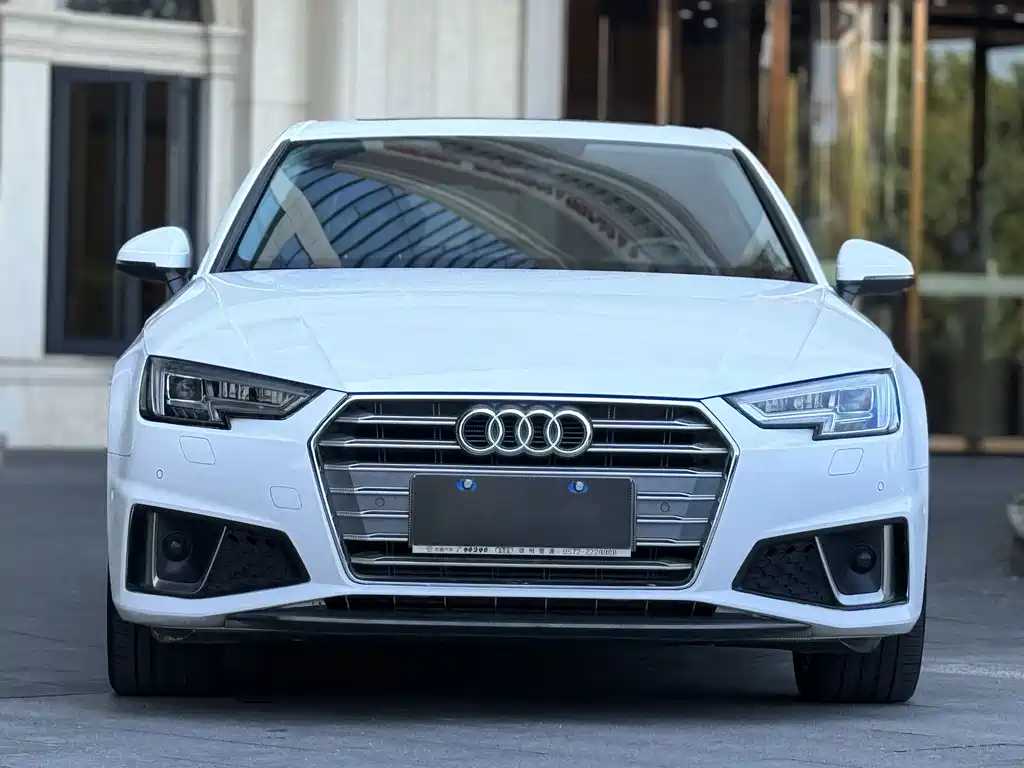 Audi A4L 2019 — фото 2